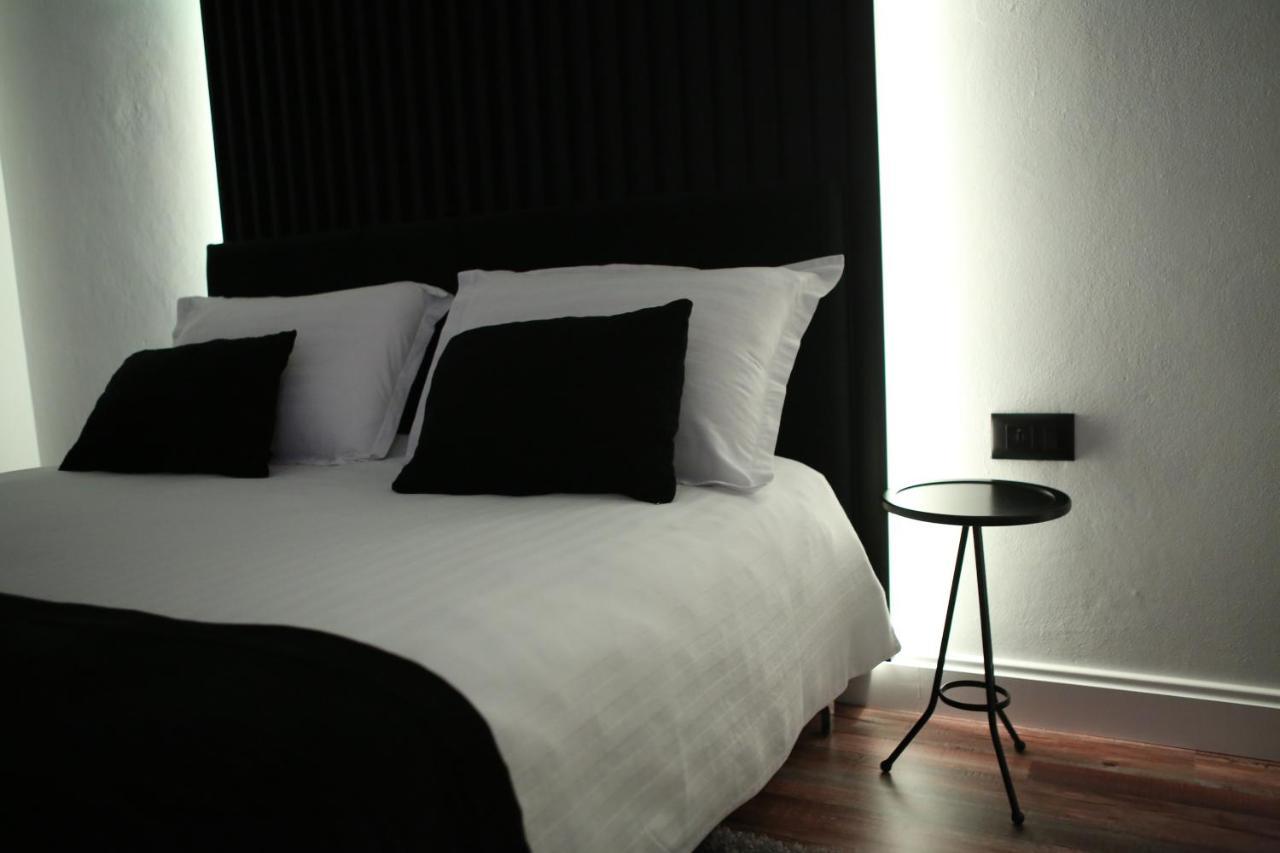 Dark Boutique Hotel Shkoze Exterior foto