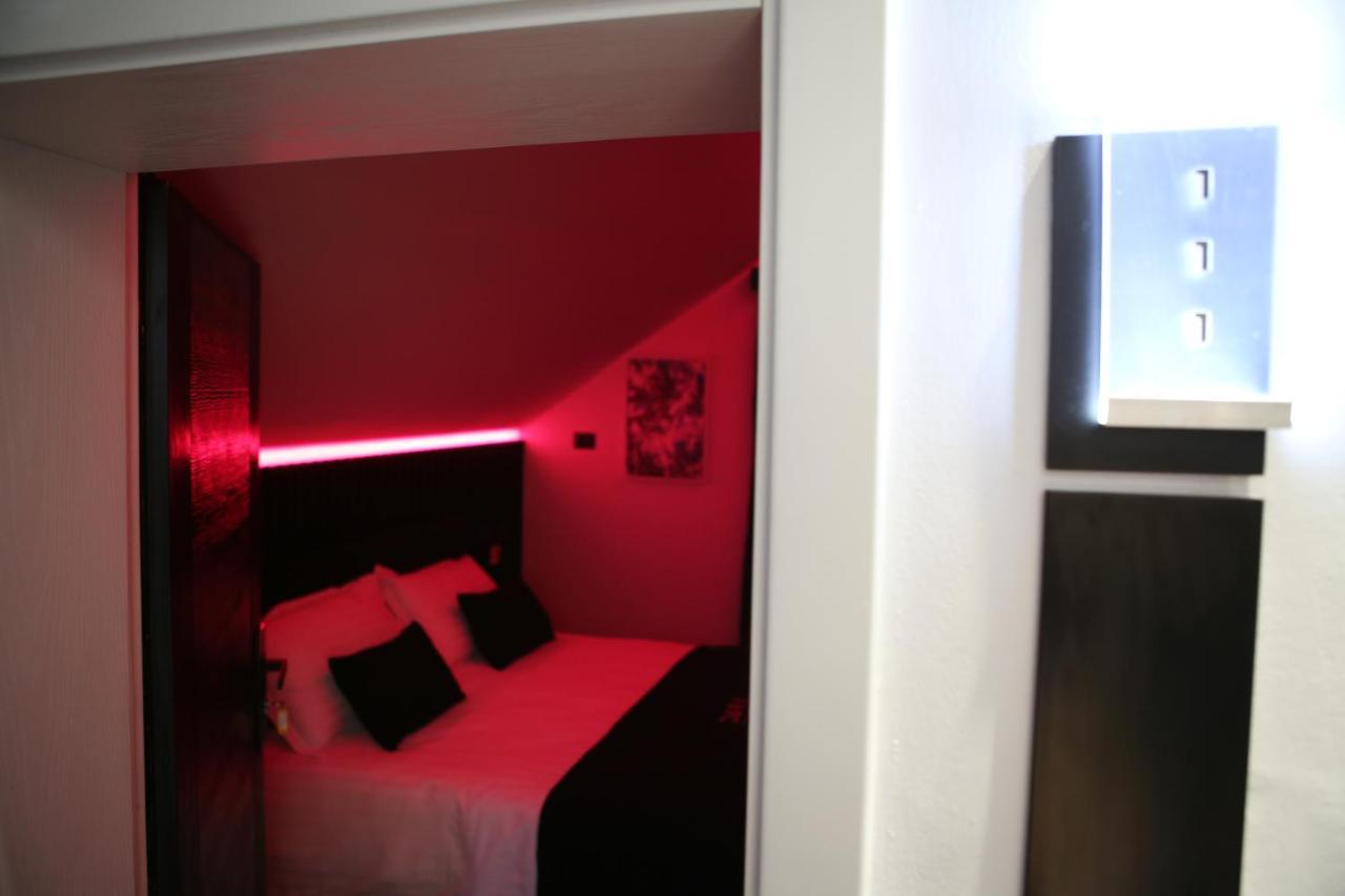 Dark Boutique Hotel Shkoze Exterior foto
